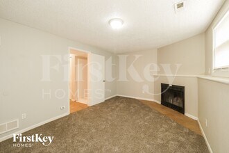 7308 E 122 Terrace in Grandview, MO - Foto de edificio - Building Photo