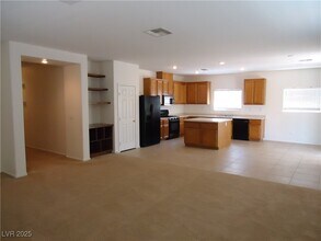 3405 Barada Heights Ave in North Las Vegas, NV - Foto de edificio - Building Photo