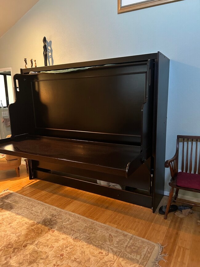 1060 Waring St, Unit Studio in Seaside, CA - Foto de edificio - Building Photo