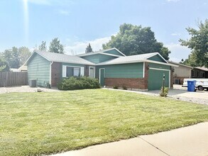 1142 Silver Fir Dr in Loveland, CO - Building Photo - Building Photo