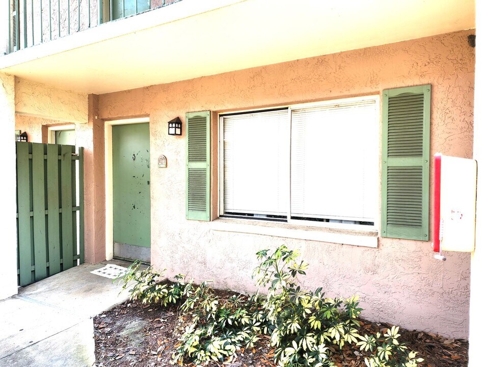 125 Water Front Way in Altamonte Springs, FL - Building Photo