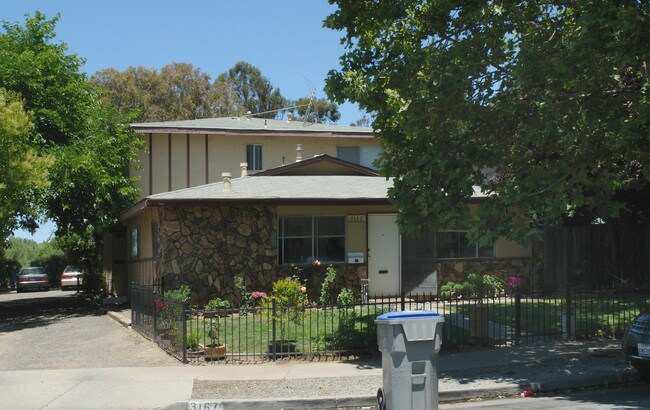 3167 Locke Dr in San Jose, CA - Foto de edificio - Building Photo