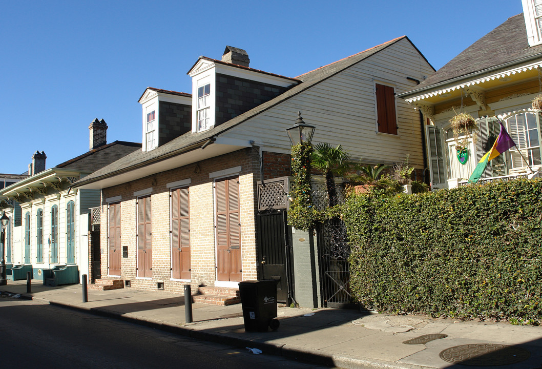 925 Bourbon St in New Orleans, LA - Building Photo