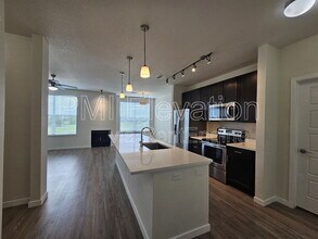 17353 Wilde Ave in Parker, CO - Foto de edificio - Building Photo