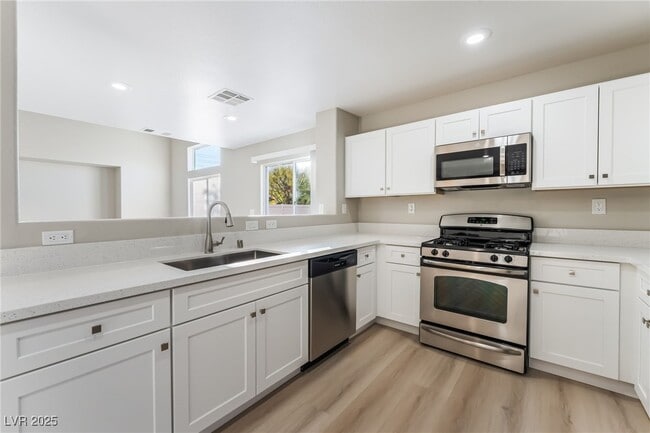 property at 2723 Mossy Oaks Ln