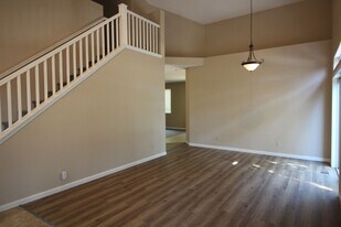 402 Healdsburg Ave in Cloverdale, CA - Building Photo
