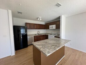 556 Holly Dr in Palm Beach Gardens, FL - Building Photo - Building Photo