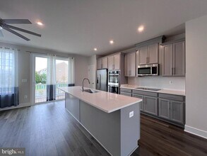 10499 Hinton Wy in Manassas, VA - Building Photo - Building Photo
