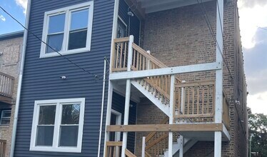 7421 S Eberhart Ave in Chicago, IL - Building Photo - Building Photo