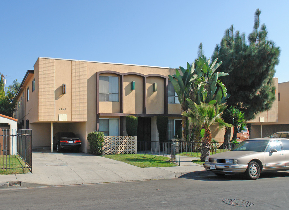 1960 S Garth Ave in Los Angeles, CA - Building Photo