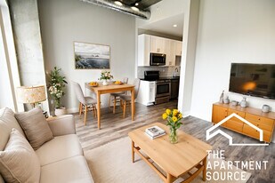 3833 N Broadway in Chicago, IL - Building Photo