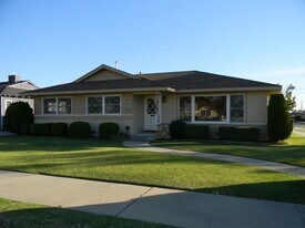 1104 E Everett Pl in Orange, CA - Building Photo