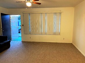 4162 1/2 Monroe Ave-Unit -1 in San Diego, CA - Building Photo - Building Photo