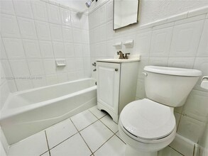 2987 NW 46th St in Miami, FL - Building Photo - Building Photo