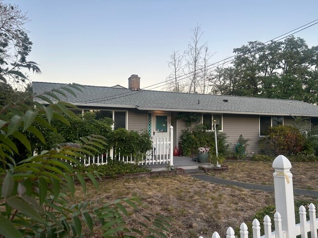 6611 52nd Ave W in Tacoma, WA - Building Photo - Building Photo