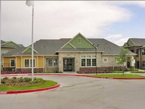 Culver Crossing in Commerce, TX - Building Photo - Building Photo