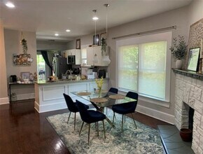 5 Lakeview Dr SE in Atlanta, GA - Building Photo - Building Photo