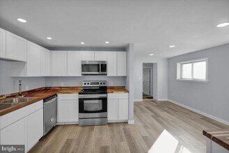 21 Seyfert Dr in Birdsboro, PA - Building Photo - Building Photo