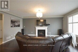 176 Medici Ln in Hamilton, ON - Building Photo - Building Photo