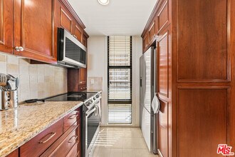 4337 Marina City Dr in Marina Del Rey, CA - Building Photo - Building Photo