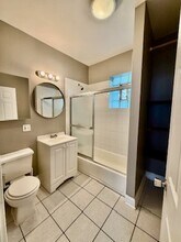 831 N Ashland Ave, Unit 2 in Chicago, IL - Building Photo - Building Photo