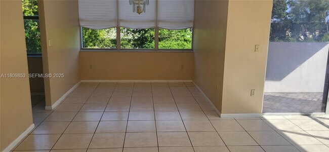 1300 NE Miami Gardens Dr in Miami, FL - Building Photo - Building Photo