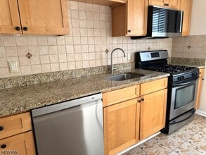 390 Morris Ave in Summit, NJ - Building Photo - Building Photo