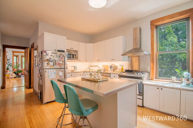 2901 W Dickens Ave in Chicago, IL - Building Photo - Building Photo