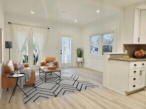 910 Victoria Ave, Unit 910 Victoria Ave in Venice, CA - Building Photo - Building Photo