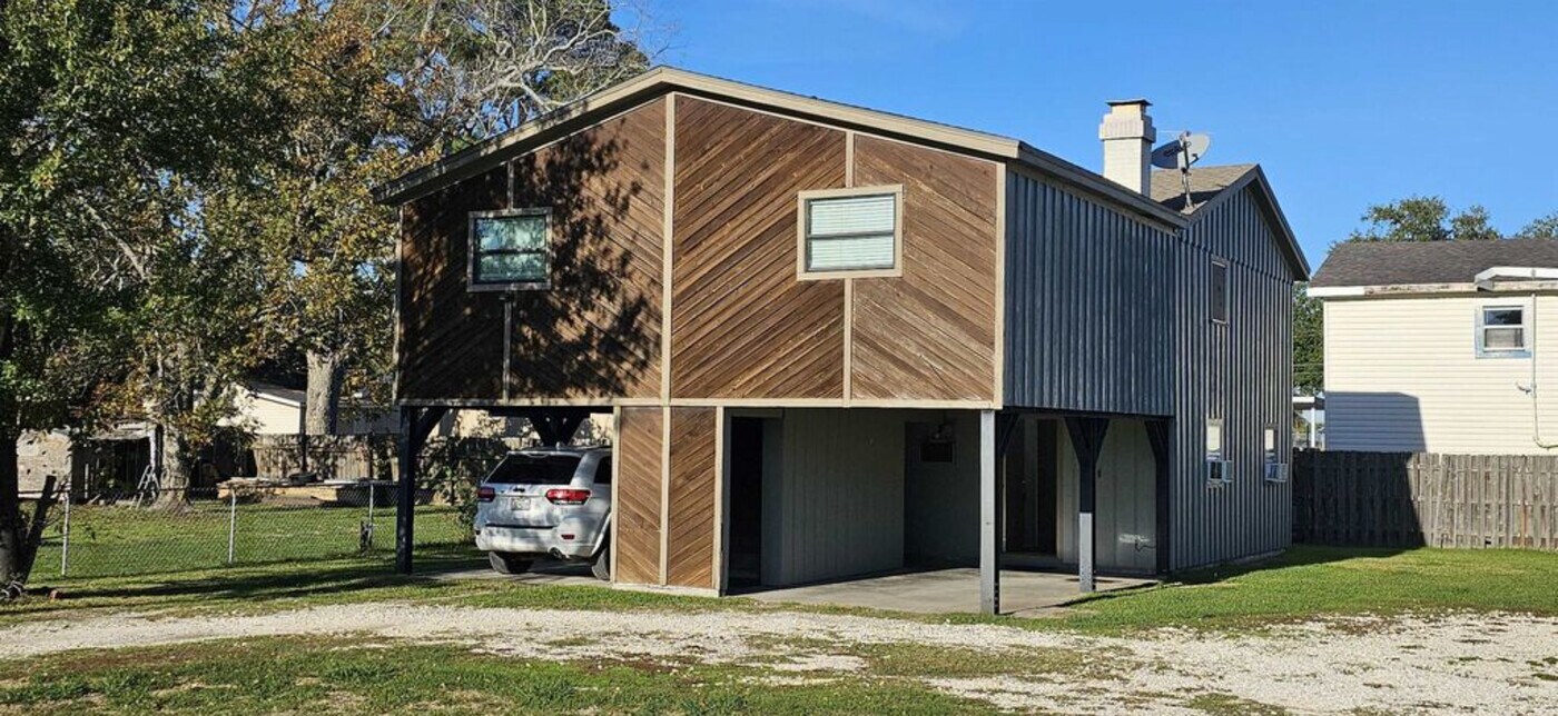 315 S 14th St, Unit 315 in Nederland, TX - Foto de edificio