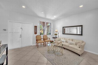 1058 Tupelo Way in Weston, FL - Building Photo - Building Photo