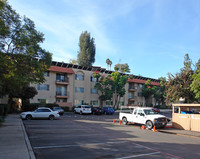 Casa De Alvarado in San Diego, CA - Foto de edificio - Building Photo