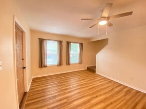 Wow! 2 bedroom, 2.5 bath, two story townho in Altamonte Springs, FL - Foto de edificio - Building Photo