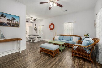 2015 37th St in Galveston, TX - Foto de edificio - Building Photo