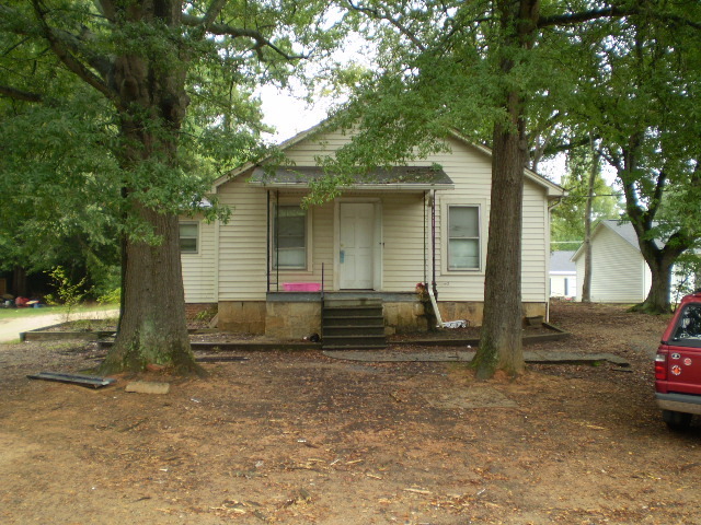 909 Skyland St in Kannapolis, NC - Building Photo