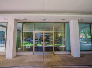 360 W Wellington Ave in Chicago, IL - Building Photo - Building Photo