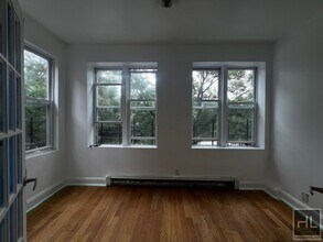 Spacious Fully Renovated 4-Bedroom in Sout in Bronx, NY - Building Photo - Building Photo
