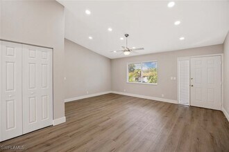 707 Neapolitan Way in Naples, FL - Building Photo - Building Photo