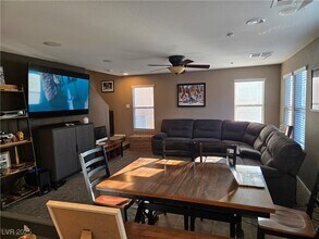8949 Brian Christopher Ave in Las Vegas, NV - Foto de edificio - Building Photo