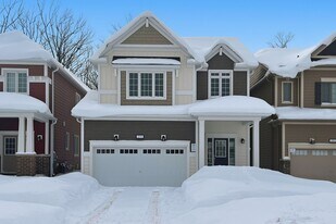 275 Beechwood Forest Ln in Gravenhurst, ON - Building Photo