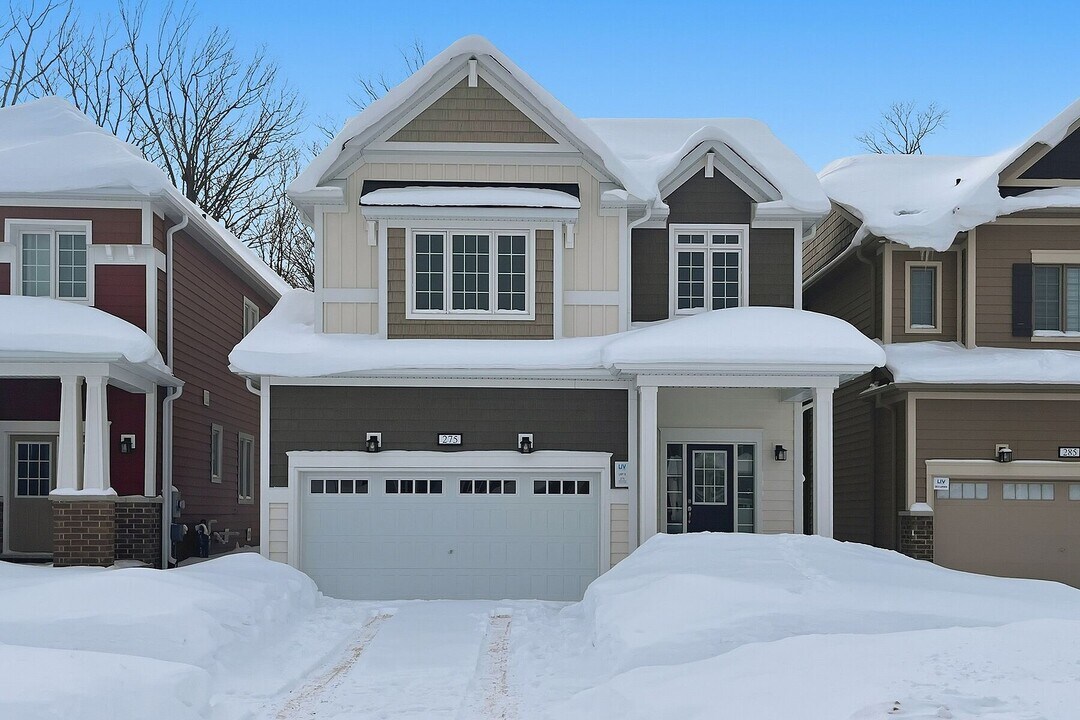 275 Beechwood Forest Ln in Gravenhurst, ON - Building Photo