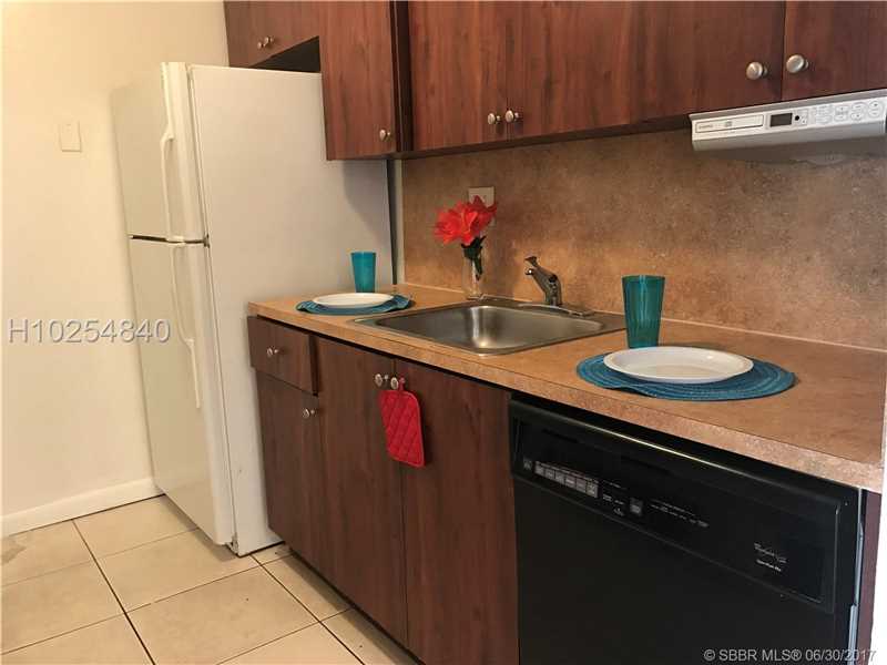 7401 SW 152nd Ave in Miami, FL - Building Photo