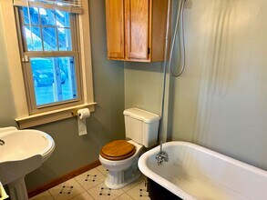 125 E 39th St, Unit 1 in Norfolk, VA - Foto de edificio - Building Photo