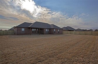 1102 Taylor Ln in Pea Ridge, AR - Building Photo - Building Photo