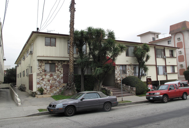 1338 N Vista St in Los Angeles, CA - Building Photo - Building Photo