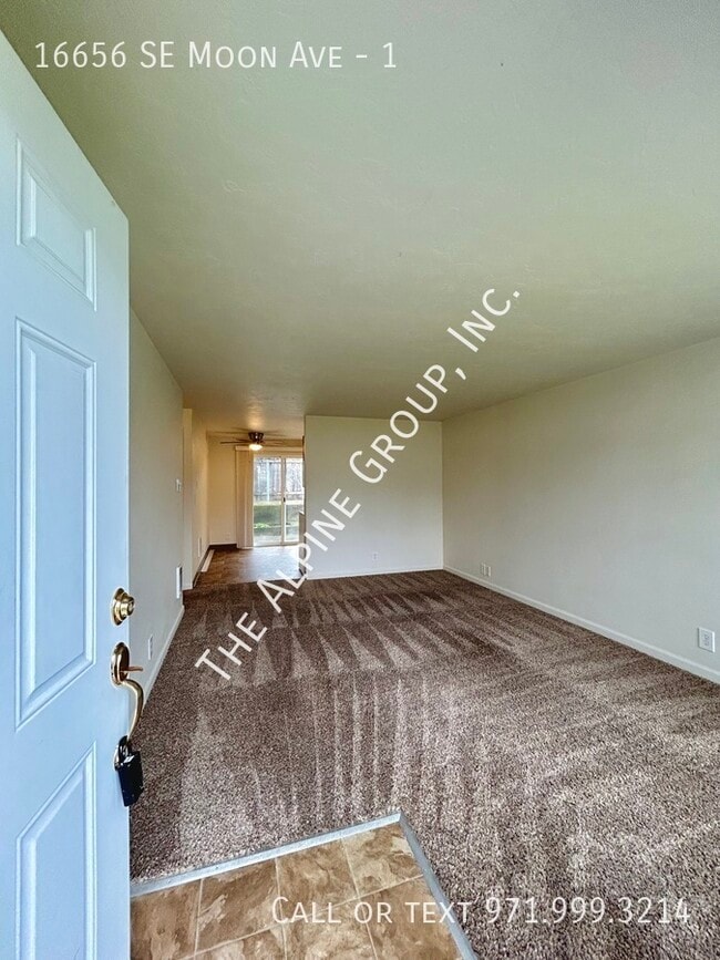 16656 SE Moon Ave in Milwaukie, OR - Building Photo - Building Photo