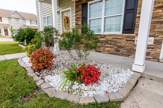 530 Oyster Rock Ln in Sneads Ferry, NC - Building Photo - Building Photo