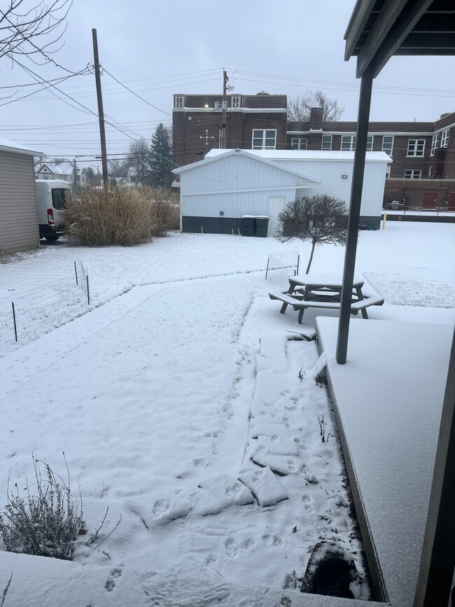 213 W Hardin St, Unit 215