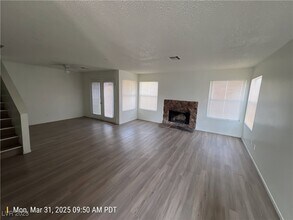 1303 Ebbetts Pass in Las Vegas, NV - Building Photo - Building Photo