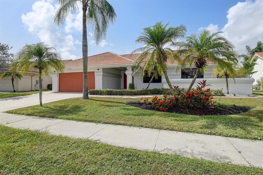 9565 El Clair Ranch Rd in Boynton Beach, FL - Building Photo